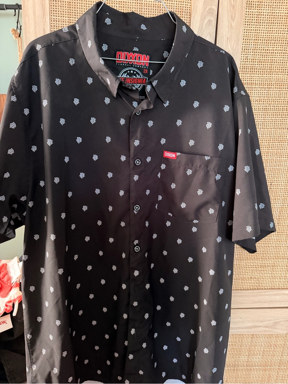 DIXXON Black Short-Sleeve Button-Down Shirt with Small White Print
